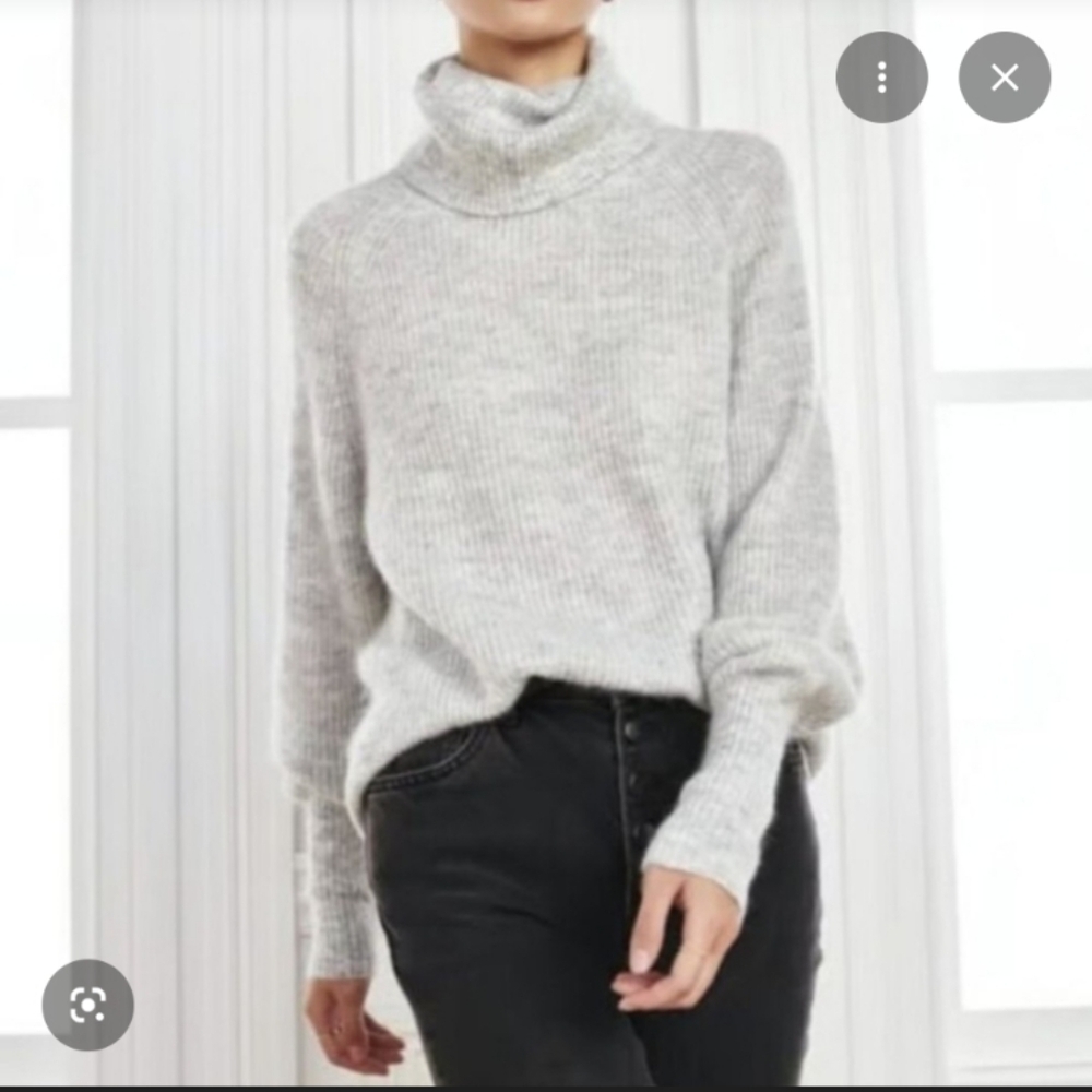 Quince Light Gray Ribbed Turtleneck Sweater